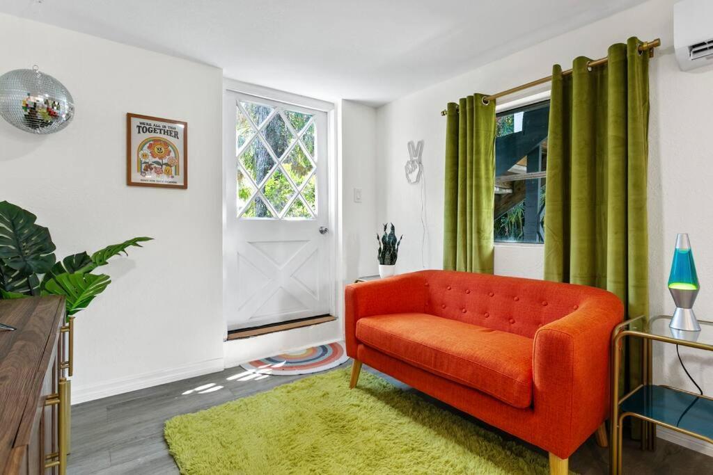 That 70'S Themed Apt Close To Coffee, Food + Shops Tampa Exterior foto